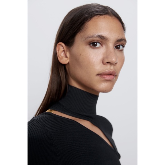 🚫SOLD🚫 ZARA Cut Out Top - Picture 5 of 8